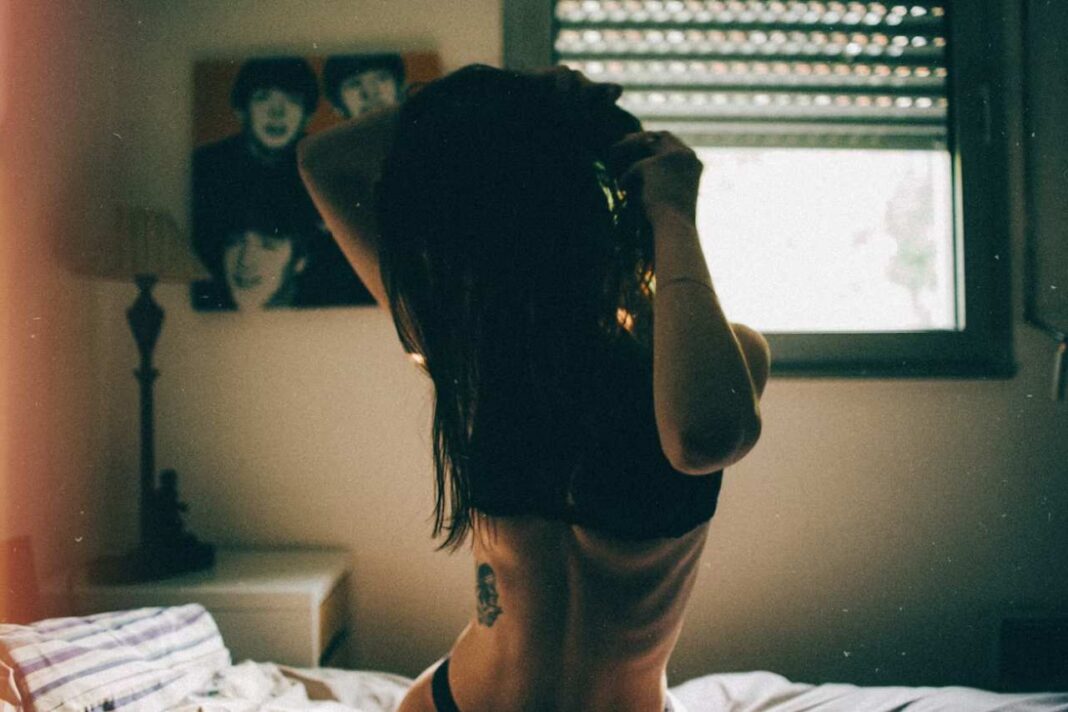 Stop believing G-spot myths! Discover the truth about female pleasure and break free from misconceptions.